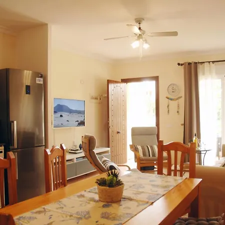 Townhouse El Sultan, 6 Sleeps, Wi-fi & Tv Package 코라레호