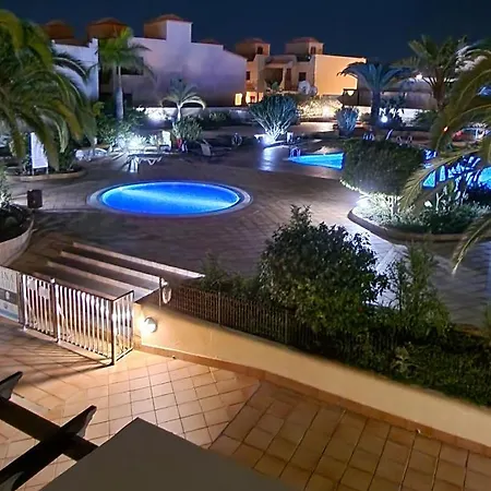 Townhouse El Sultan, 6 Sleeps, Wi-fi & Tv Package 빌라 *