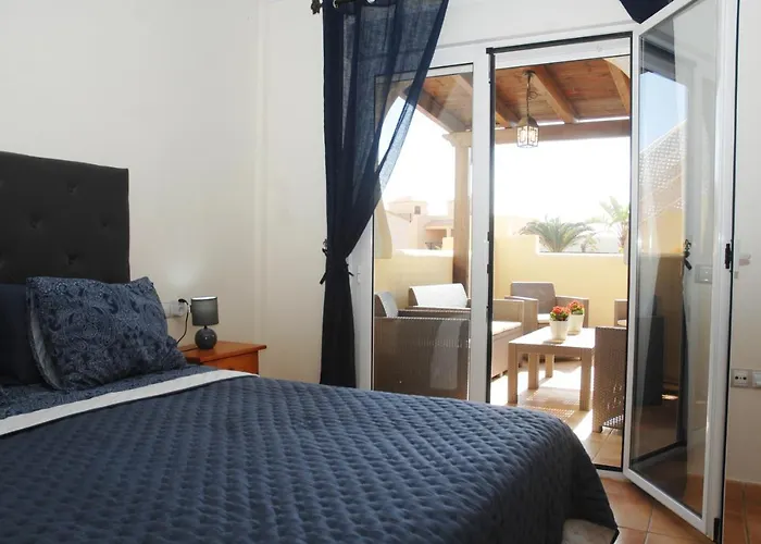 Townhouse El Sultan, 6 Sleeps, Wi-fi & Tv Package 빌라 코라레호