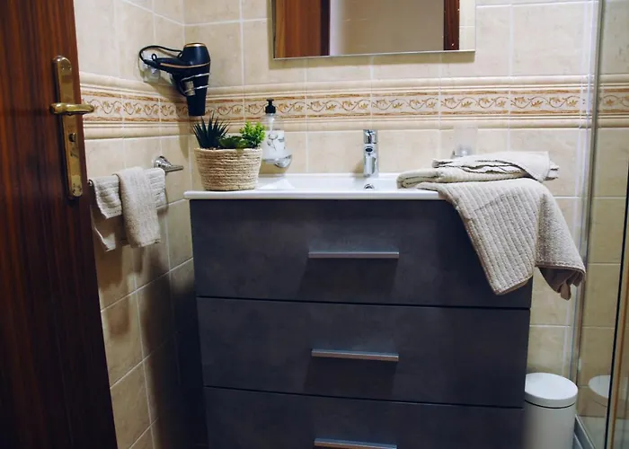 빌라 Townhouse El Sultan, 6 Sleeps, Wi-fi & Tv Package 코라레호