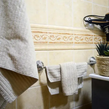 Townhouse El Sultan, 6 Sleeps, Wi-fi & Tv Package Villa